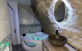 Casita En El Tajo
